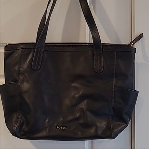 Fossil black leather tote (EUC)